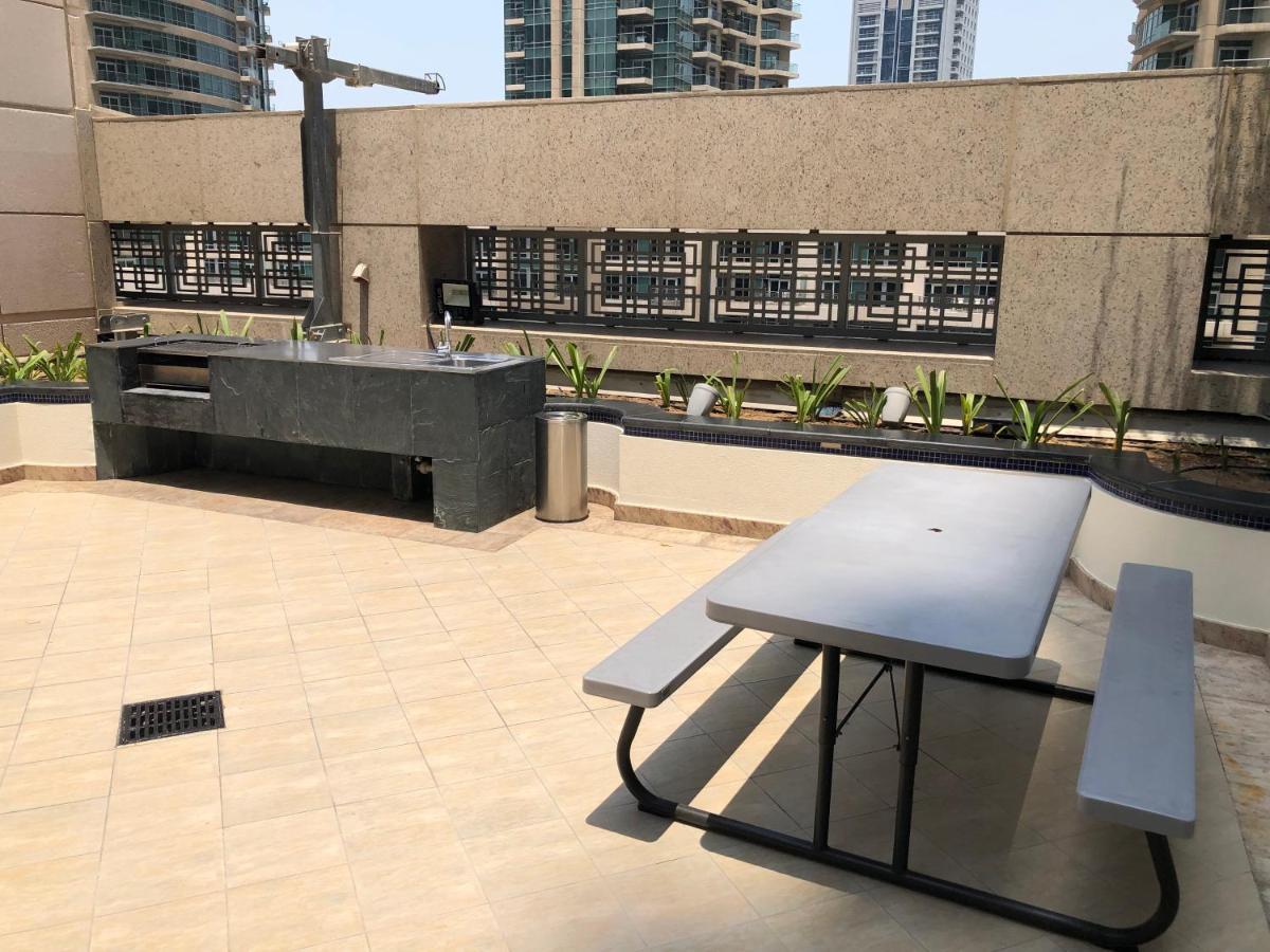 Ultimate Stay / 4 Beds / Burj Khalifa View Дубай Экстерьер фото